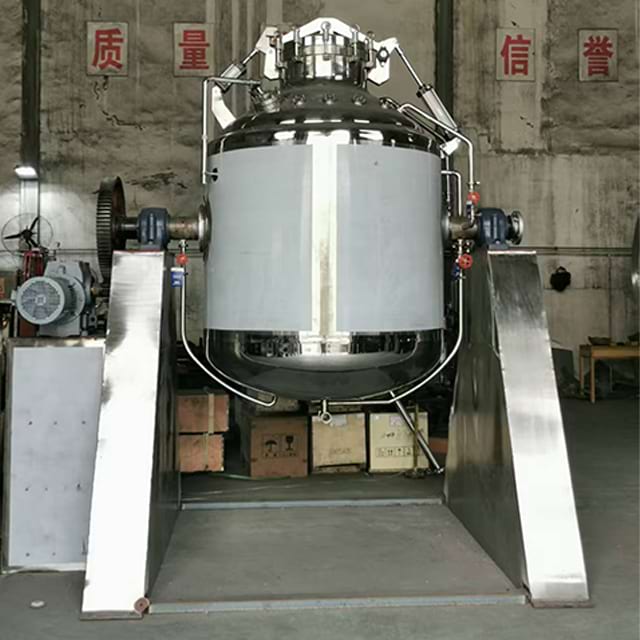 Industrial Mixing Tank Configuration